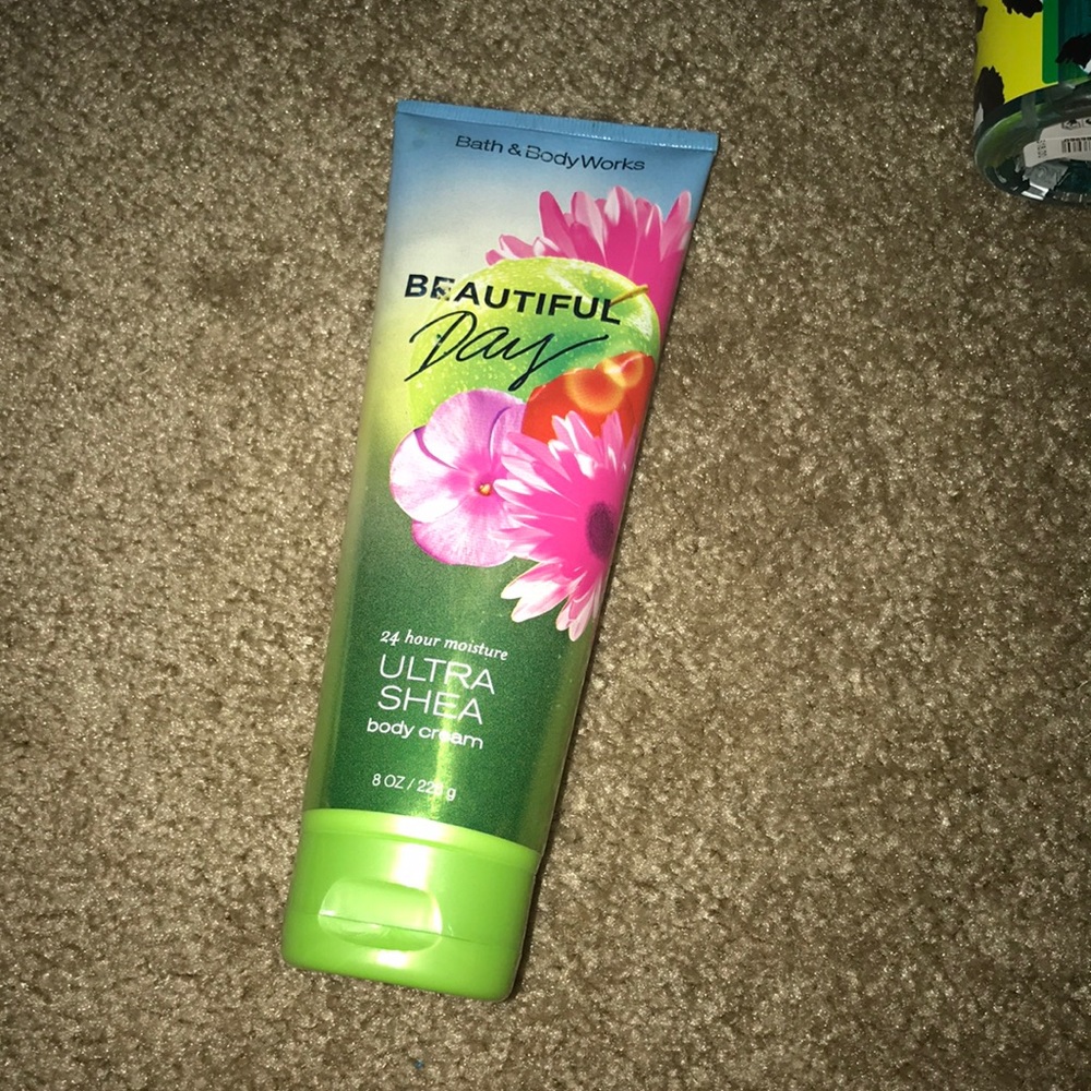 Bath and body works beautiful day lotion